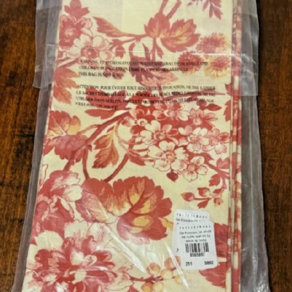 NEW S/4 Pottery Barn Americana Floral Cloth Napkins in Red + Natural Flowers